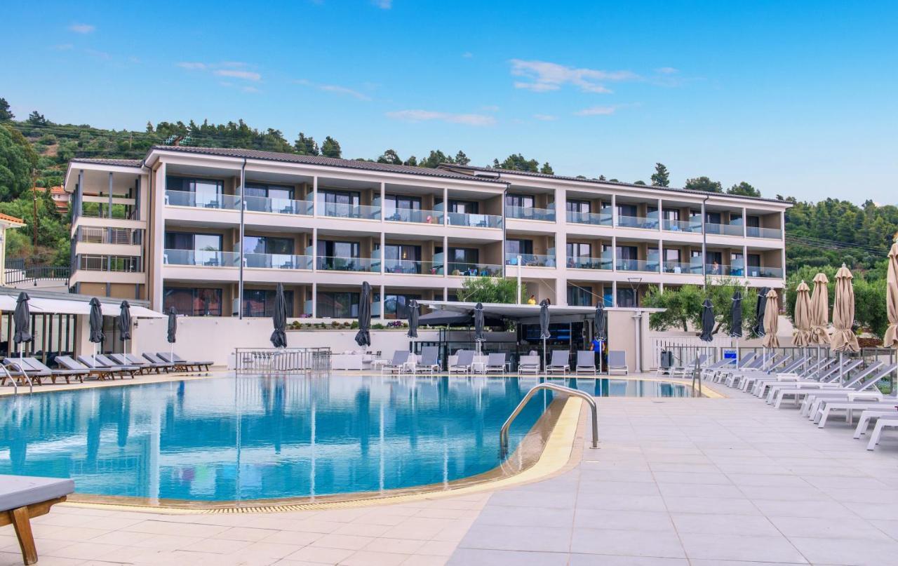 Lagomandra Beach Hotel Exterior photo