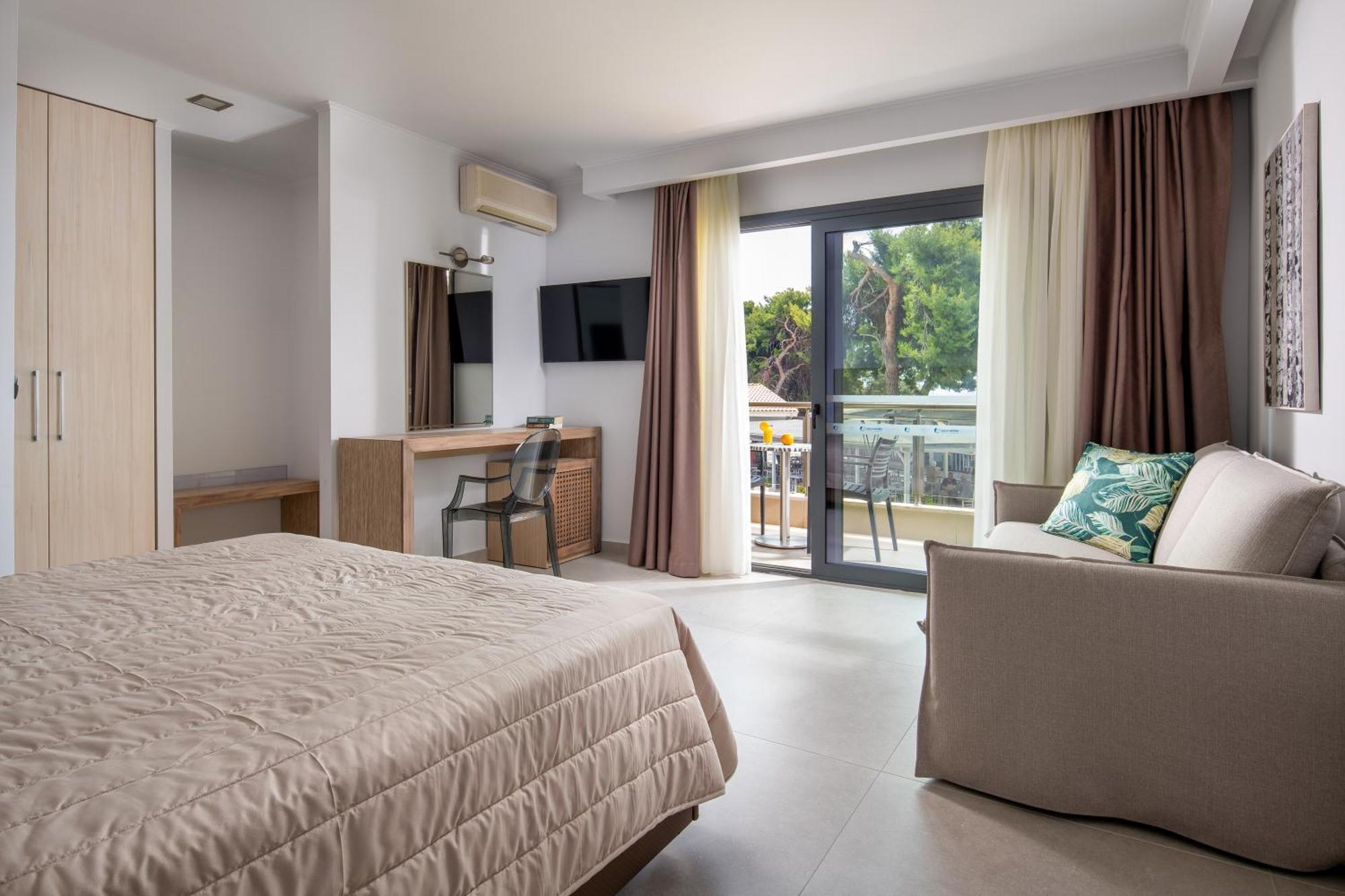 Lagomandra Beach Hotel Exterior photo