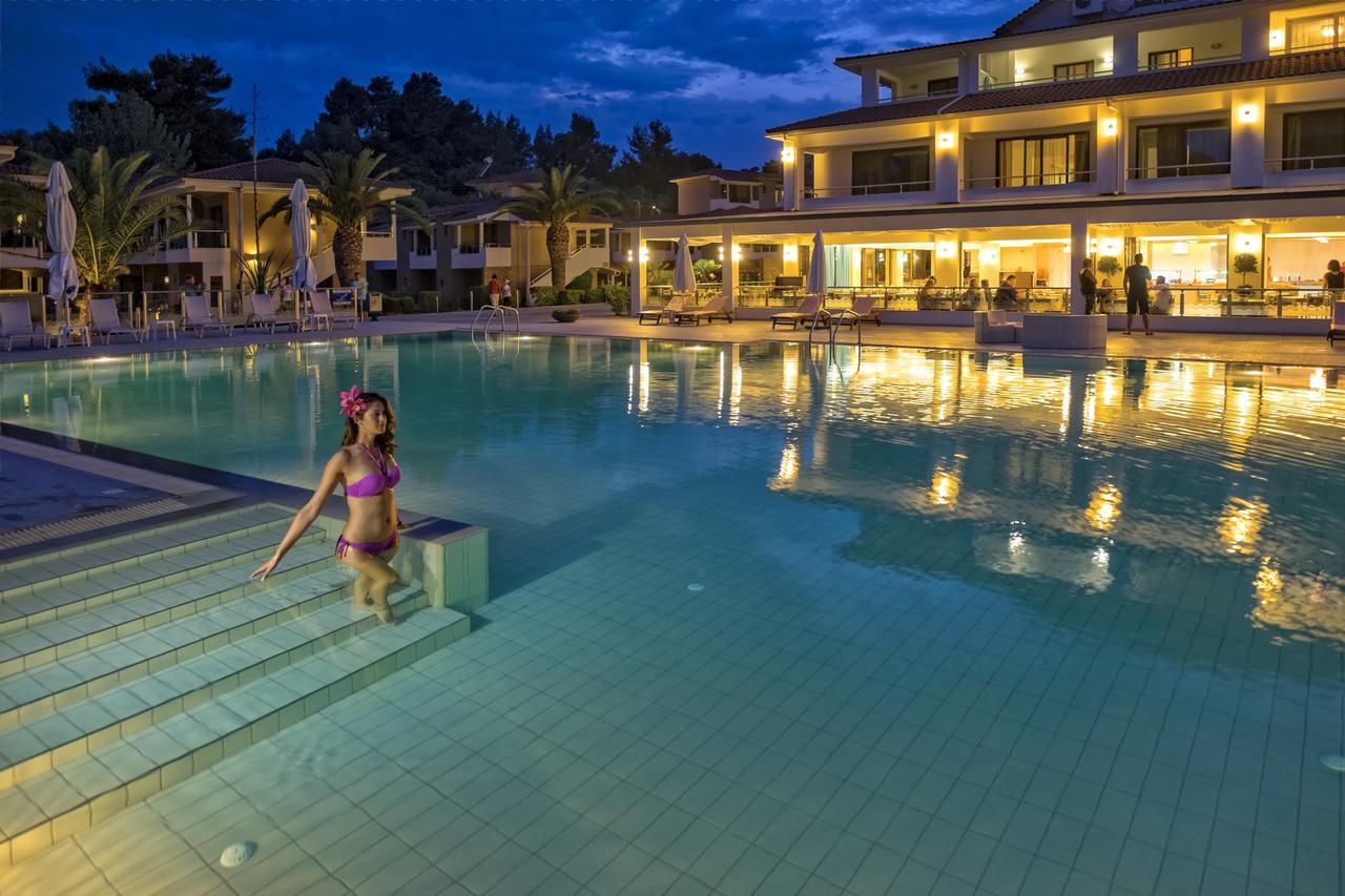 Lagomandra Beach Hotel Exterior photo