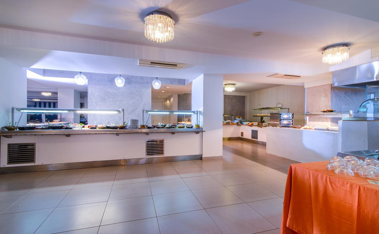 Lagomandra Beach Hotel Exterior photo